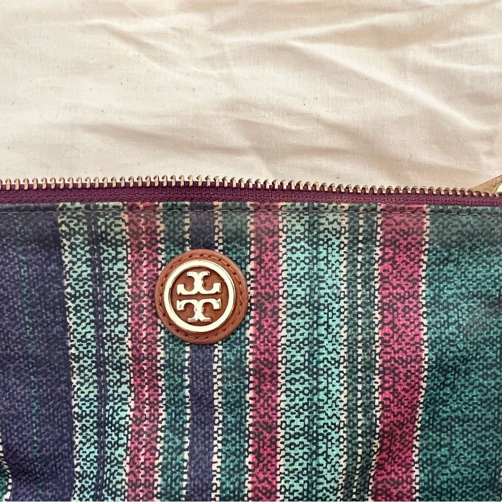 Tory Burch makeup bag - Picture 2 of 7